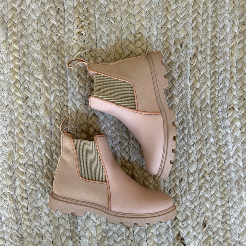 Native kids shoes girls light pink Kensington Chelsea Child boot